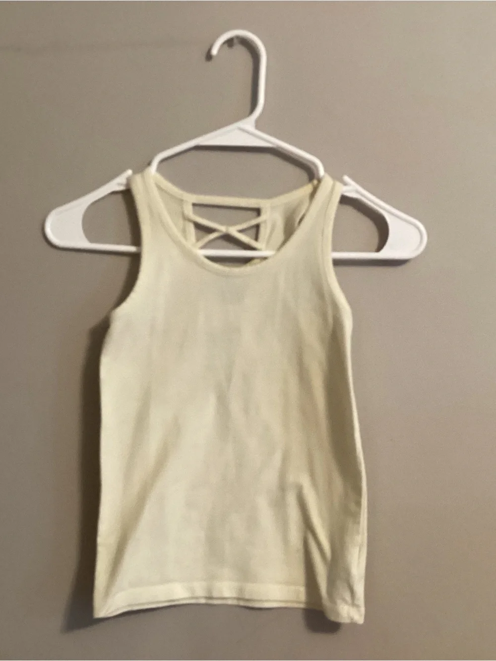 Old Navy Short-Sleeve Fitted Tee in Off-White/Cream